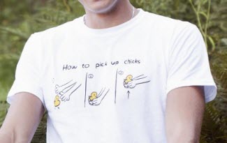 100% bavlněné tričko How to pick up chicks bílé barvy. Návod jak zvednout holku (kuřátko) na bavlněném tričku, ve 3 krocích.