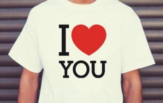 Bílé tričko s potiskem I love you a velkým červeným srdíčkem. Text potisku - černý. Miluji tebe, protože ty jsi můj život.